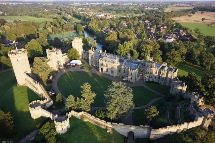 قلعه وارویک Warwick Castle از کهن ترین جاذبه های گردشگری انگلیس