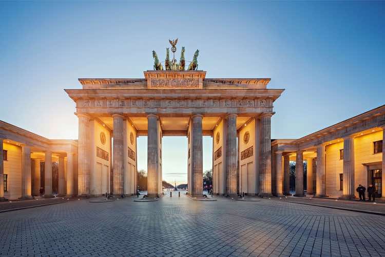 دروازه براندنبورگ برلین از چشم گیر ترین جاذبه های گردشگری آلمان