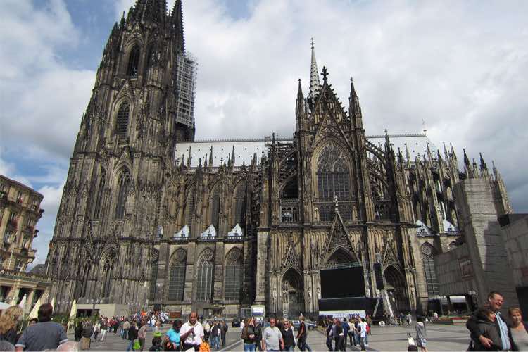 کلیسای جامع کلن از چشم گیر ترین جاذبه های گردشگری آلمان