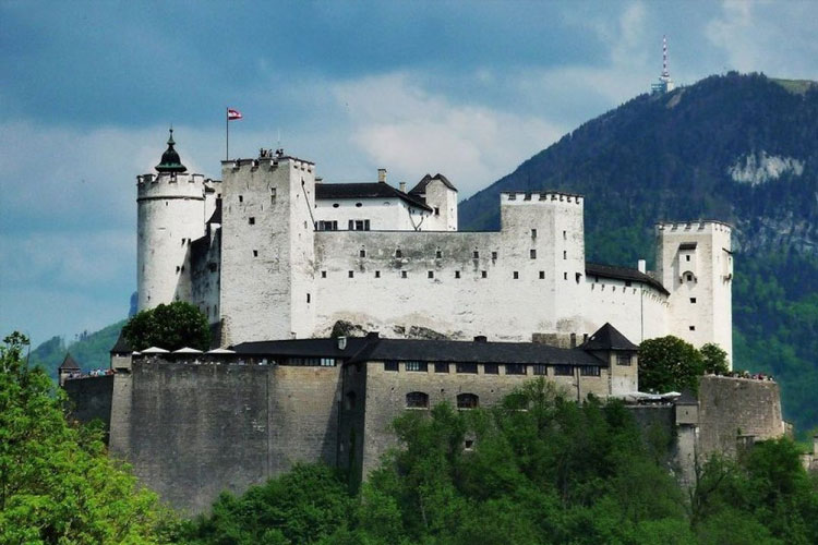 قلعه هوهن سالزبورگ بنایی باشکوه در جاذبه‌ های گردشگری اتریش