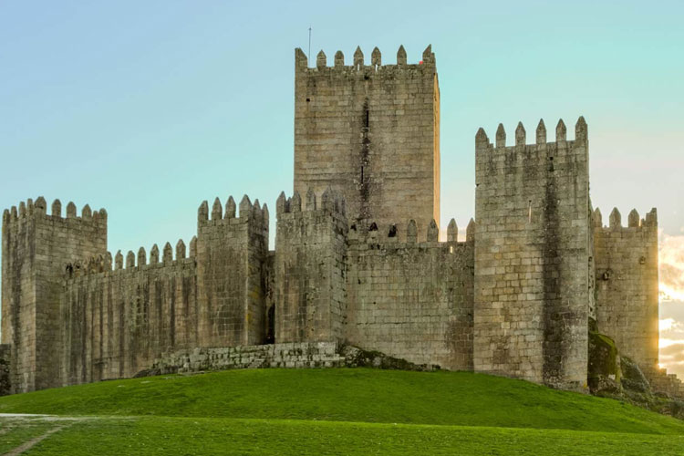 قلعه گیماریس در جاذبه ‌های گردشگری پرتغال
