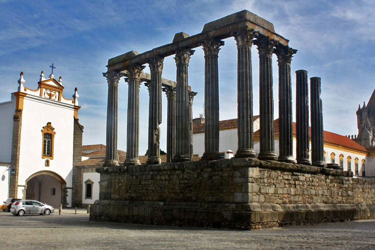 جاذبه‌ های گردشگری پرتغال؛ کلیسای جامع و معبد رومی