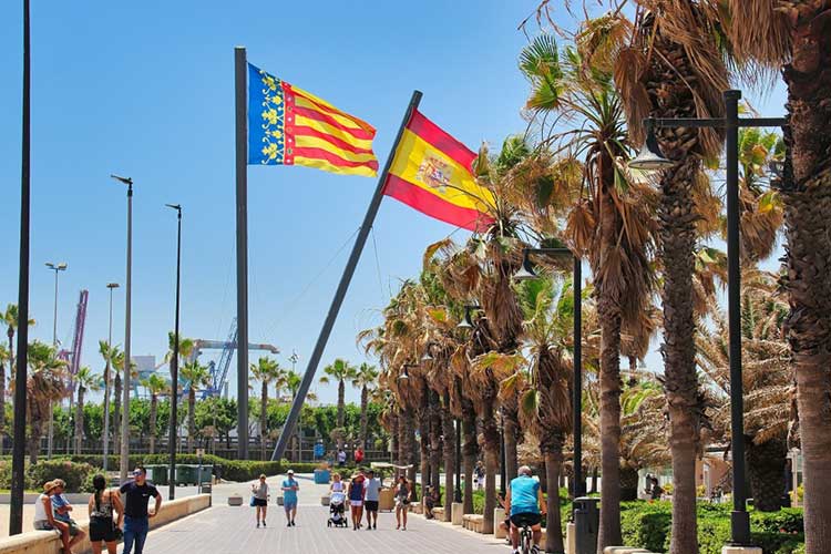 نکات مهم و تجربیات متقاضیان موفق ویزای استقلال مالی اسپانیا