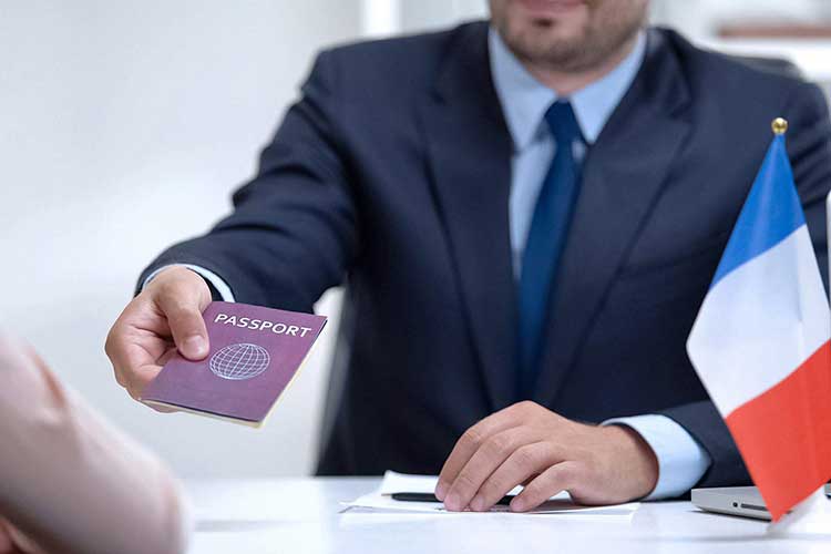 نکات مهم و توصیه‌های کاربردی برای دریافت ویزای کاری فرانسه
